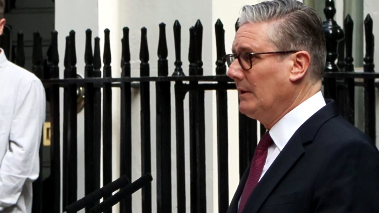 El primer ministro británico, Keir Starmer, anuncia su dimisión