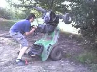 Patrice avec sont tracteur tondeuse