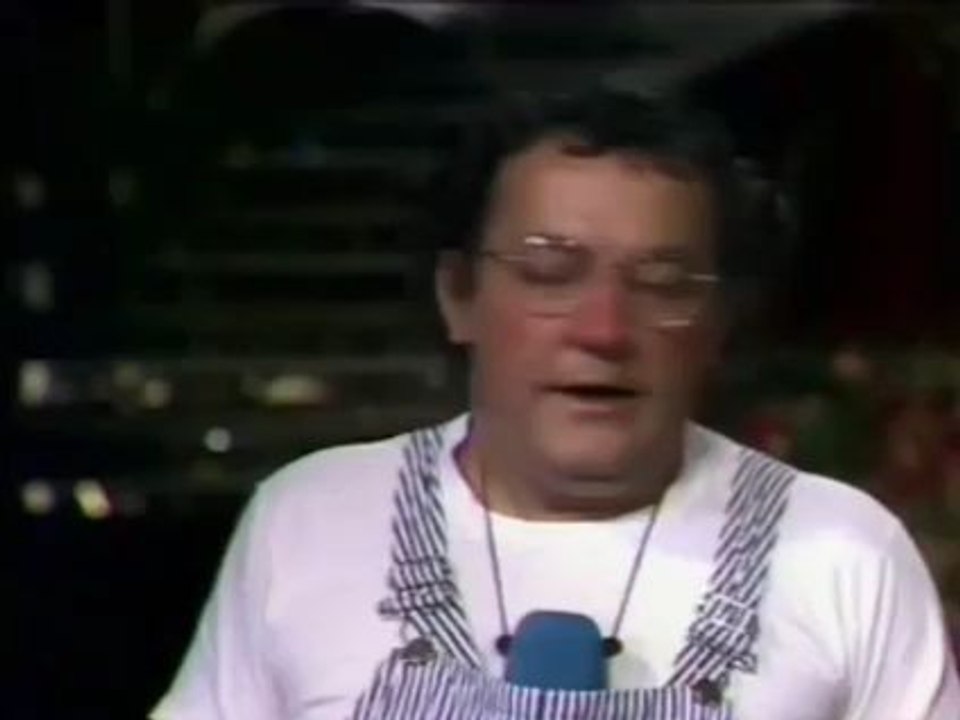 Coluche * CLIN D'OEIL HOMMAGE 2026 - 40 ans déjà (4/7) - La lessive (1979)