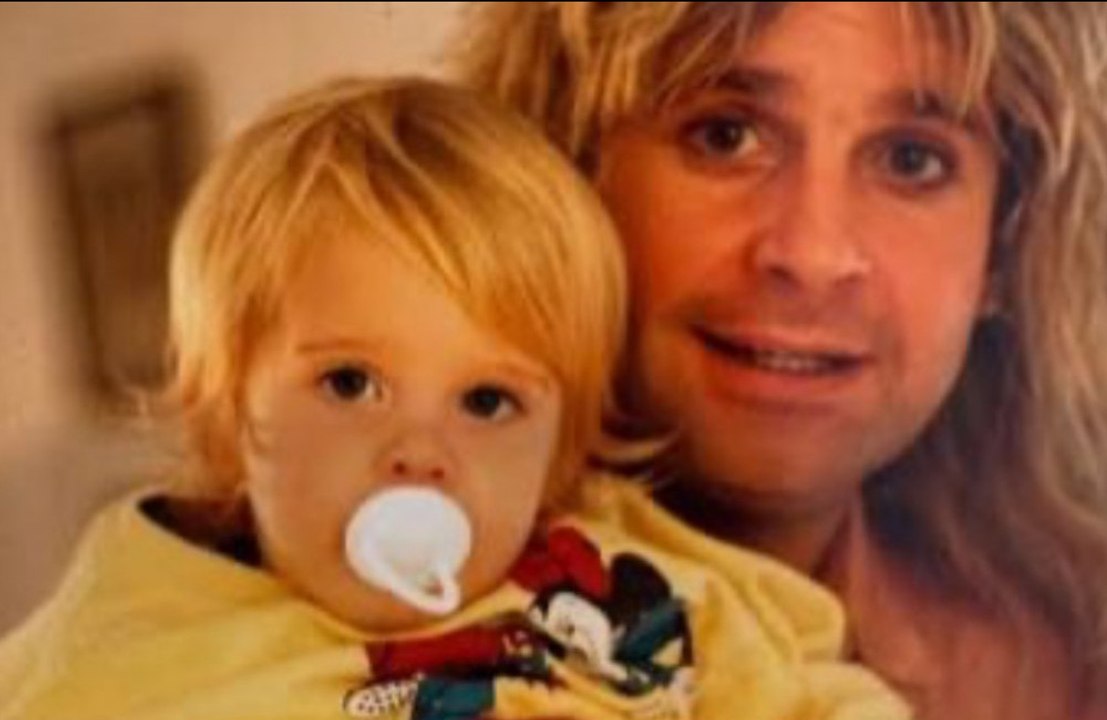 Kelly Osbourne 'verzehrt' sich nach Vater Ozzy, sagt sie in Vatertags-Post