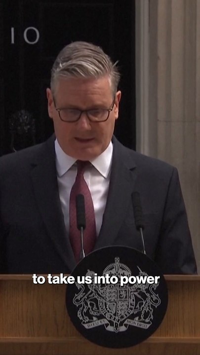 Keir Starmer Resigns as UK PM After Landslide Victory