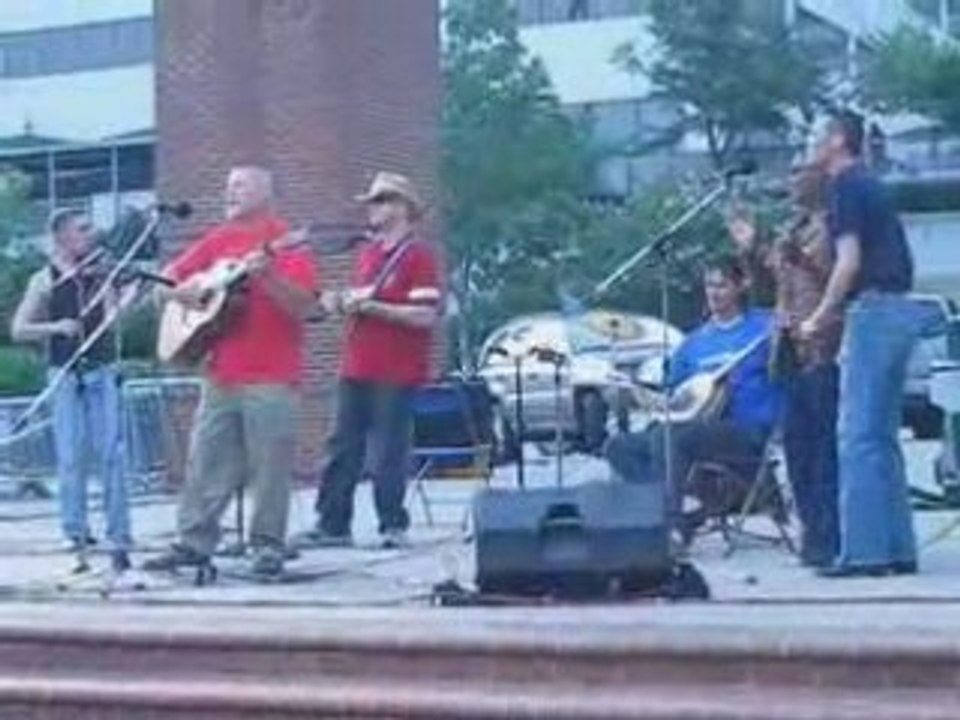 Smokin' Grass Singing "Wagon Wheel"
