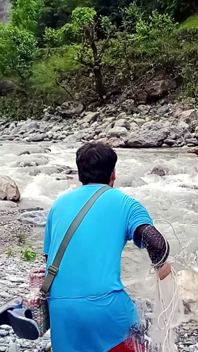 cast net fishing in Nepal |