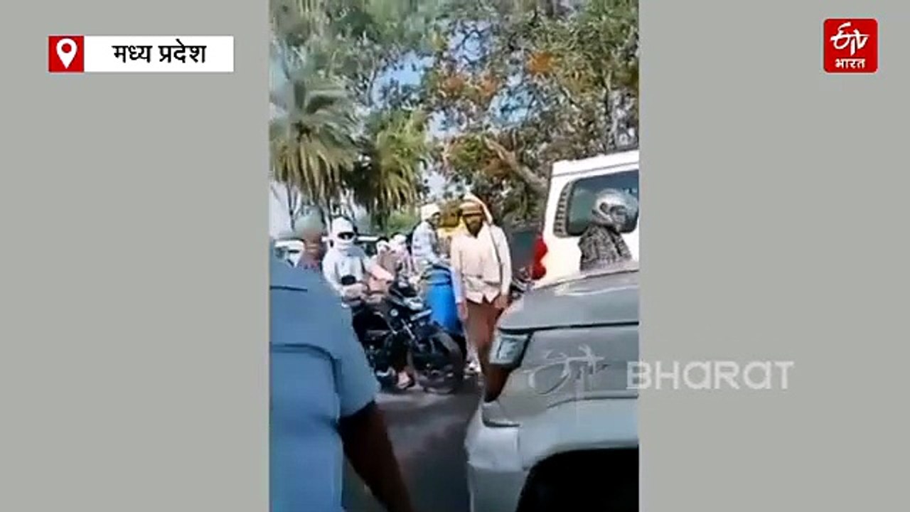 जाम में फंसी विधायक की गाड़ी तो गनमैन ने दी गाली, बीच सड़क माफी मांगते नजर बीजेपी MLA