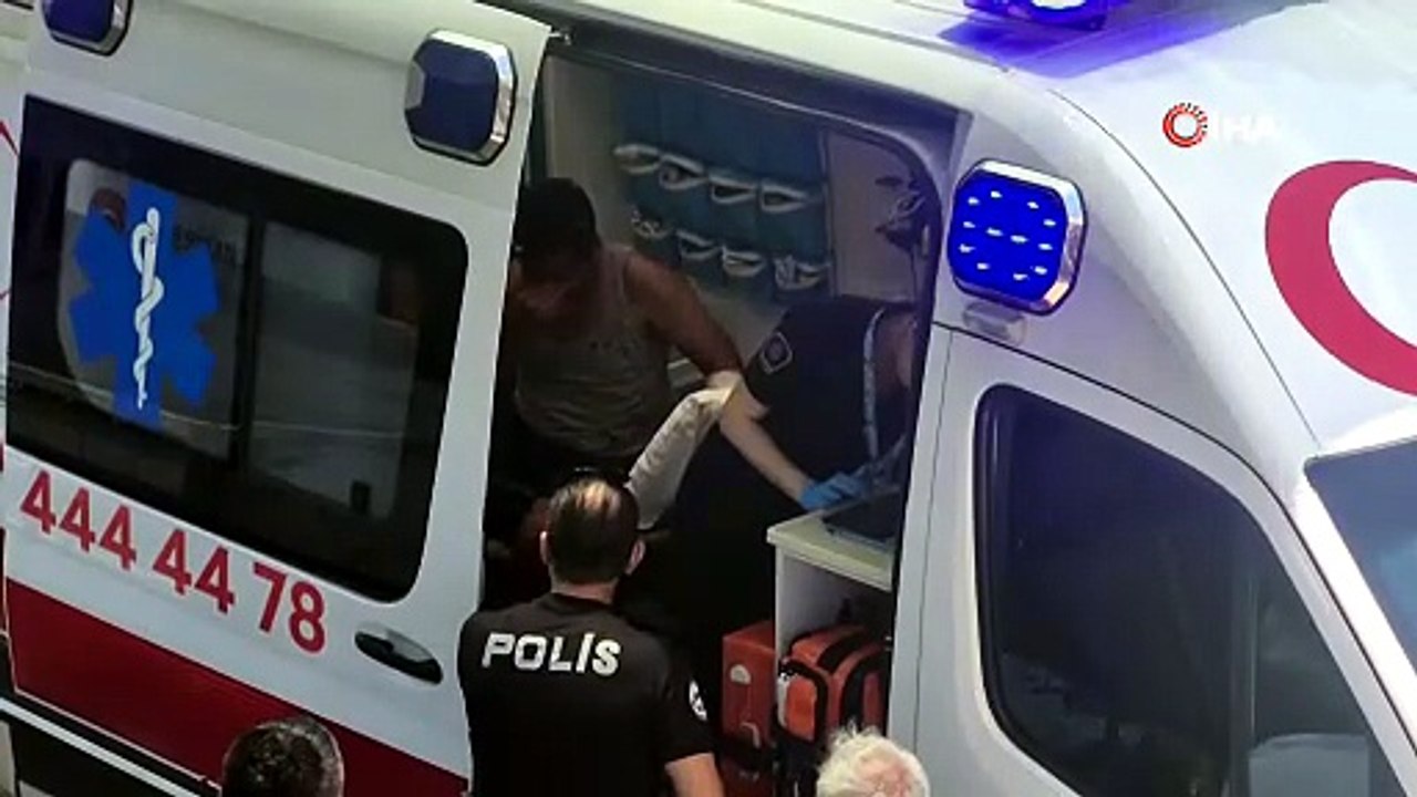 Bodrum’da bıçaklı saldırgan paniği