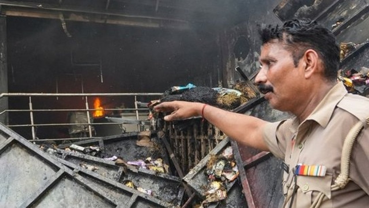 Lucknow building was didn't have proper permission; gate auto-locked after fire broke out; more