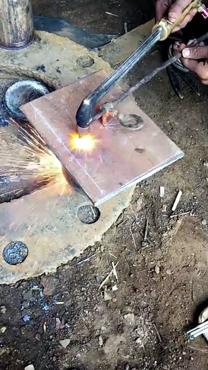 Metal gas cutting machine with hand of easily method #shorts #gascutting