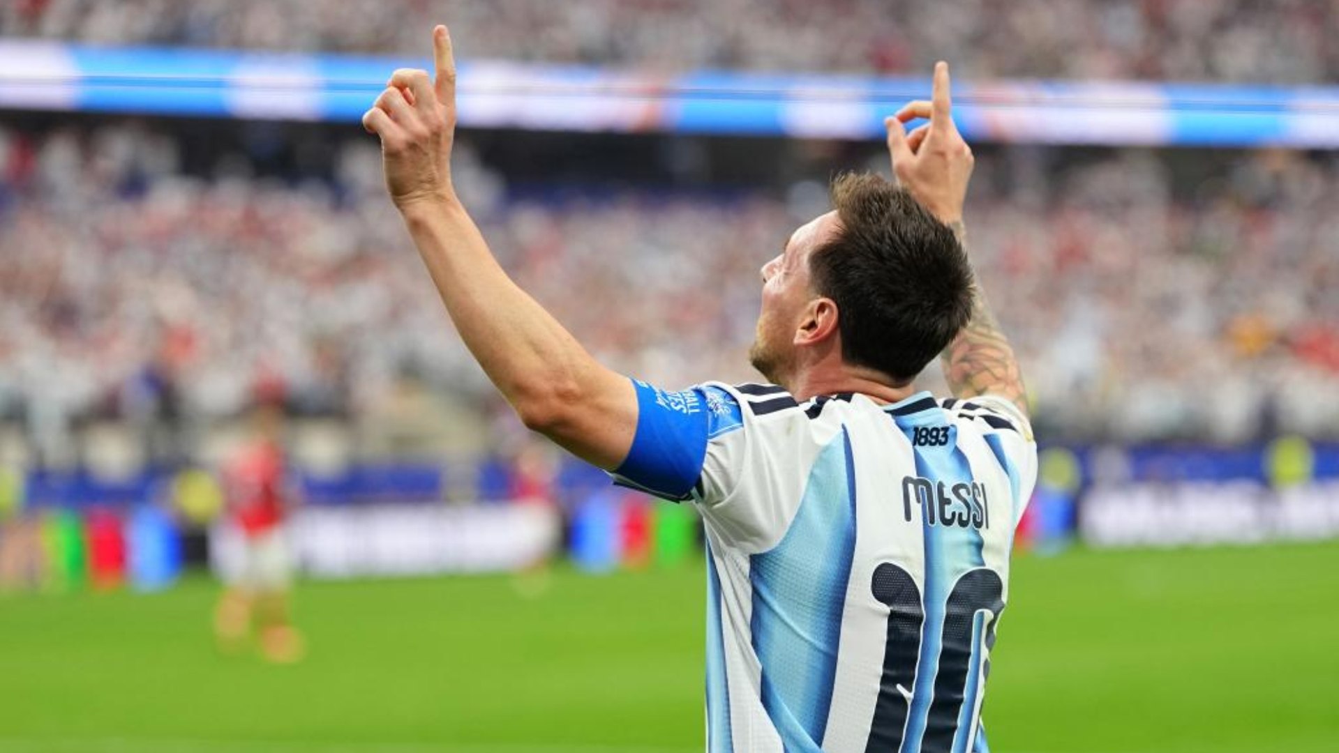 No fue un doblete más de Messi, fue un doblete para la historia del fútbol