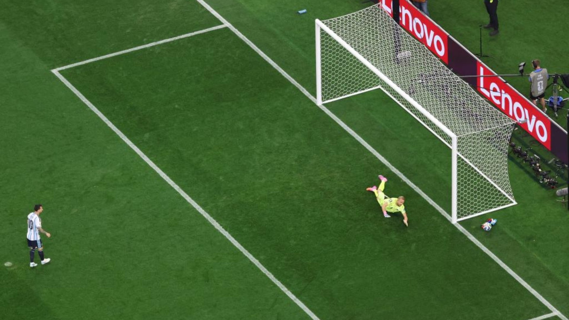 El récord solo tenía que esperar un poco: así fue el penalti fallado por Messi ante Austria