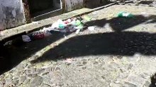 Em meio à paralisação dos garis, morador denuncia muita sujeira e lixo no Pelourinho: “Entregue as batatas”