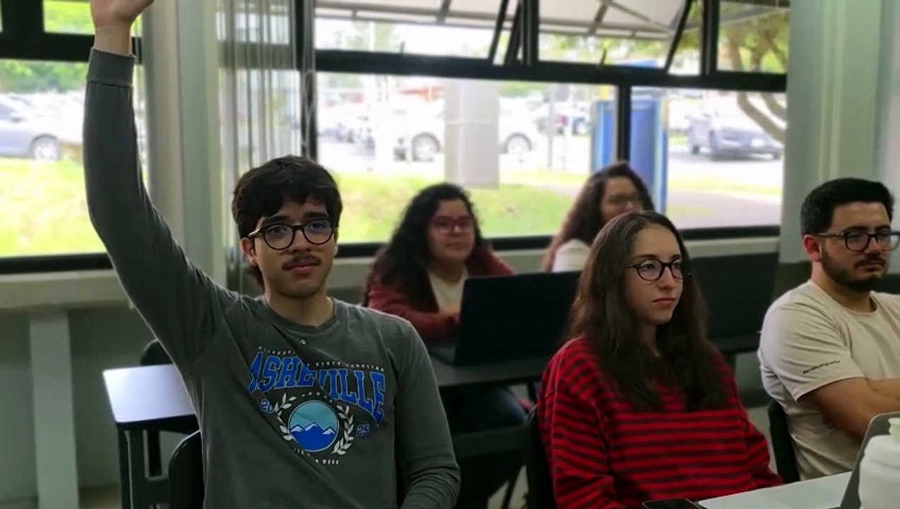 mqn-estudiantes-convierten-su-proyecto-final-en-oportunidad-de-vida-para-jovenes-vulnerables-220626 [Full Movie]