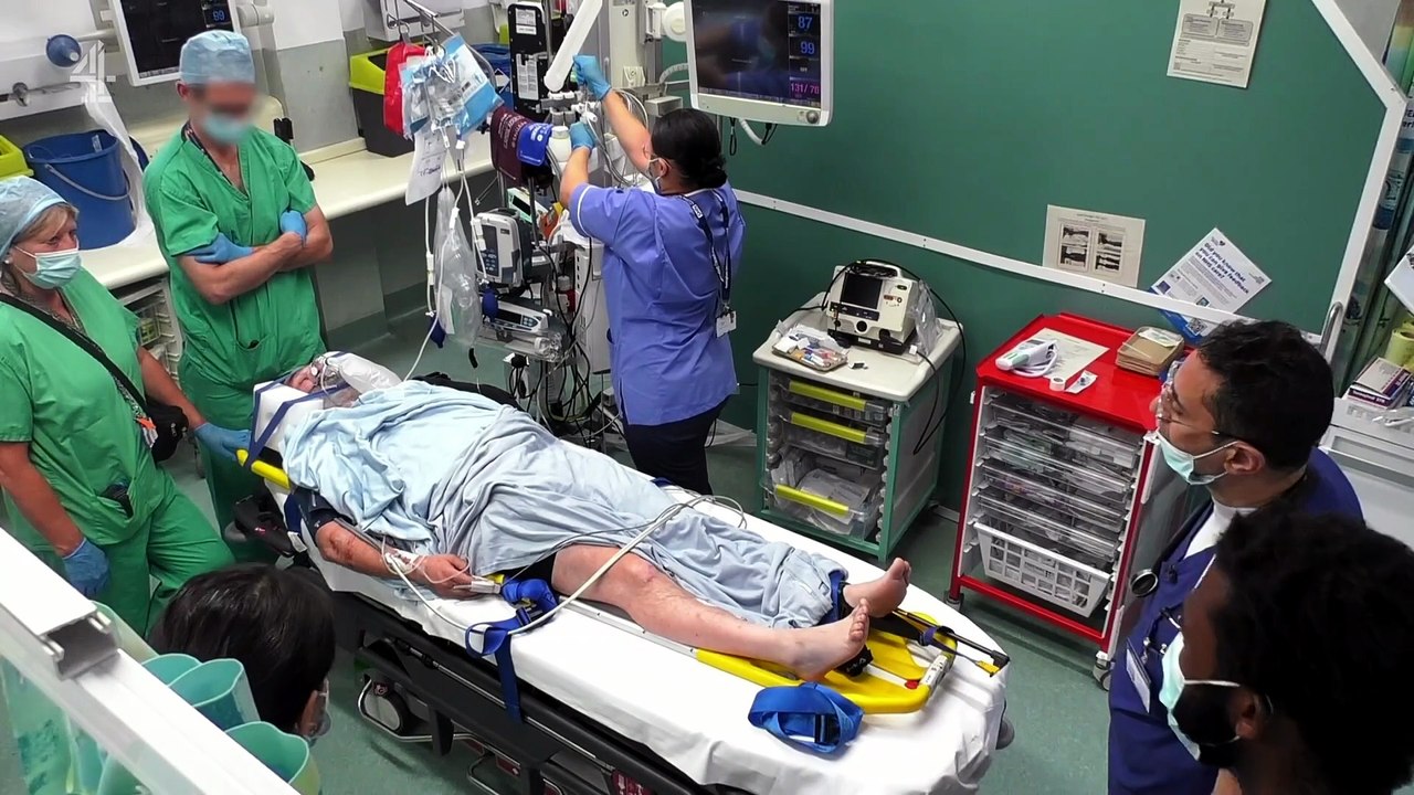 24 Hours in A and E S36E02