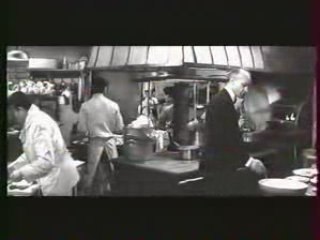 Gabin réplique durant un bon repas