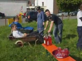 ducasse 2008 jeu garçon de café