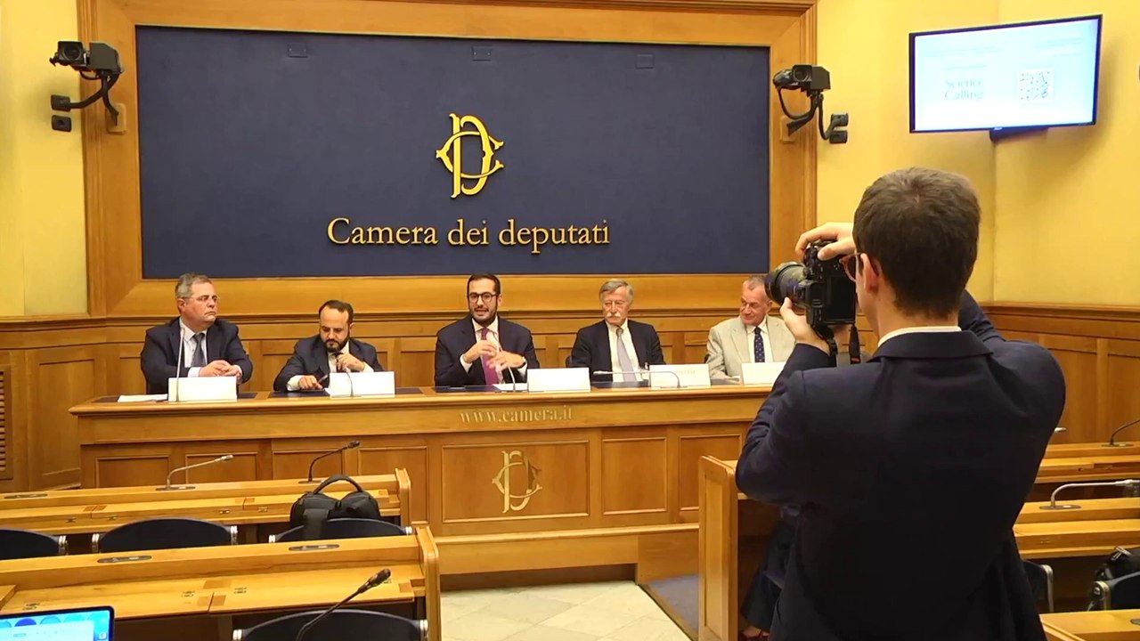 Science Calling, alla Camera il podcast che avvicina i cittadini alla ricerca