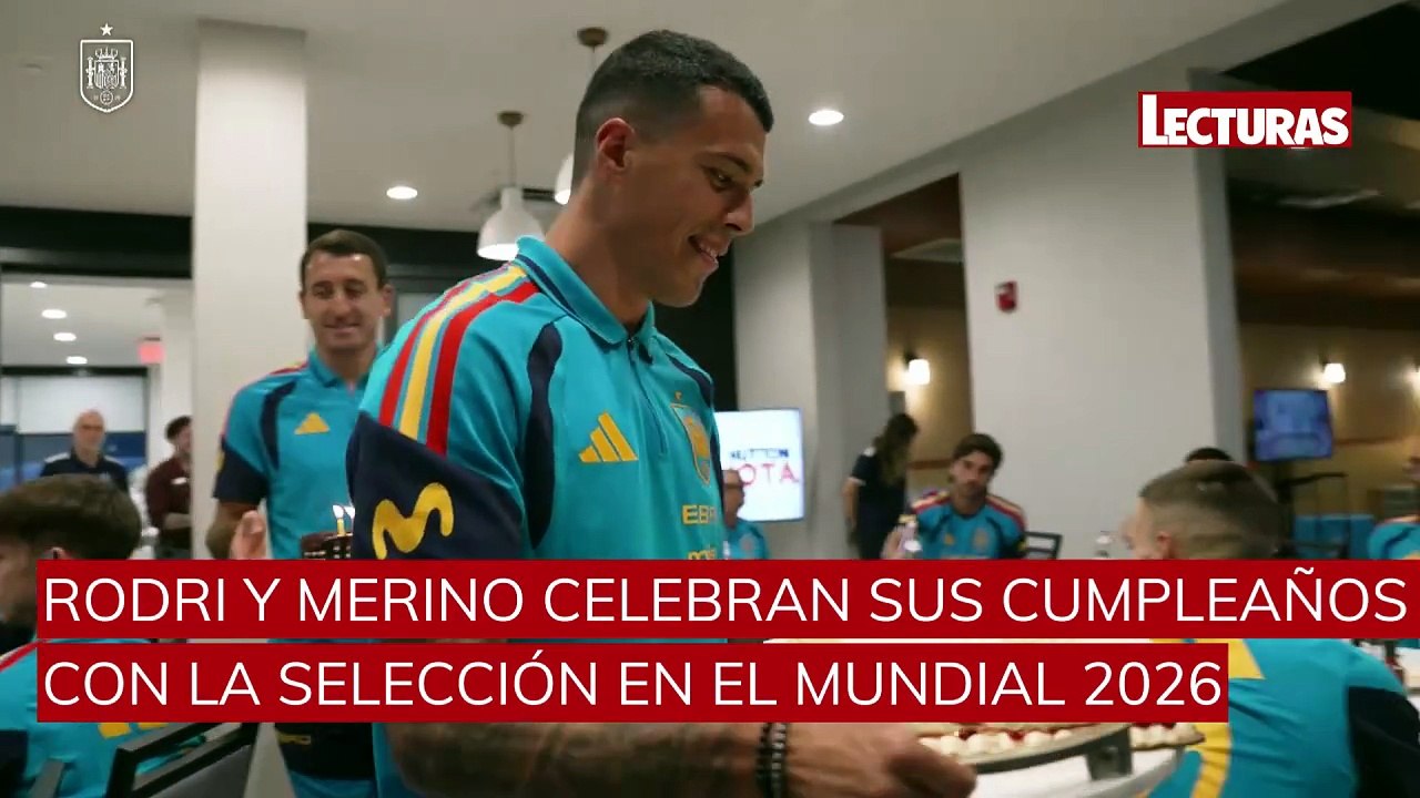 La Roja celebra los cumpleaños de Rodri y Merino