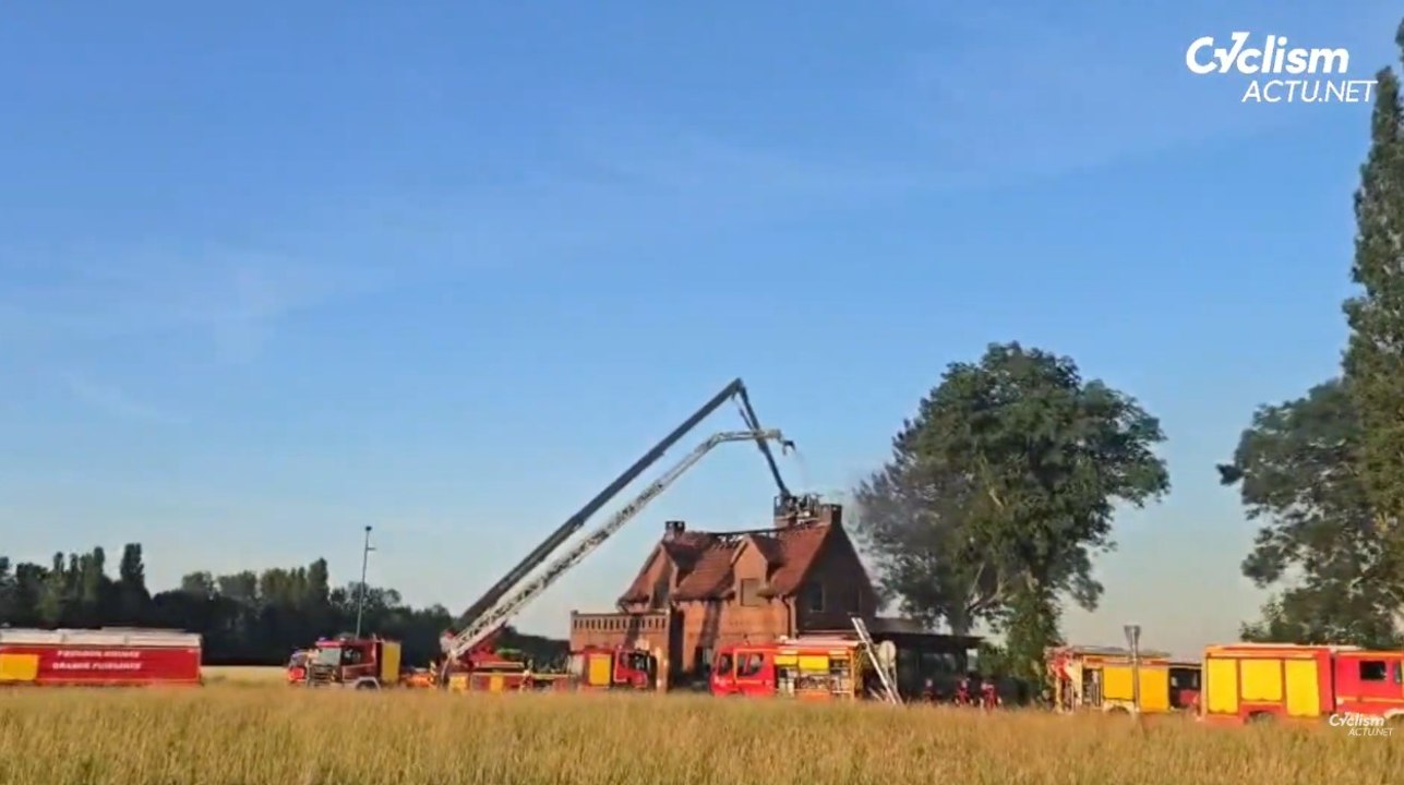 Paris-Roubaix - Le mythique restaurant du Carrefour de l'Arbre touché par un violent incendie