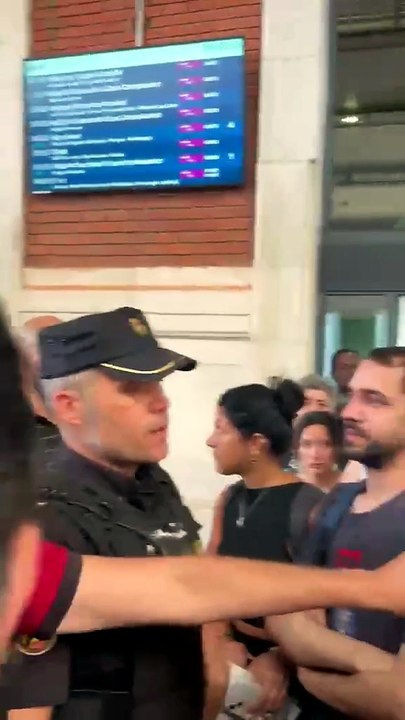 Caos en la estación de trenes de Valladolid por los retrasos de Renfe