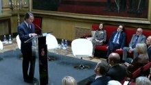 Aznar repudia que el fin de ETA se recuerde como una guerra con responsabilidad compartida
