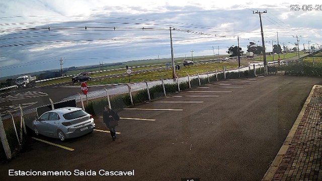 Novo ângulo de câmera mostra dinâmica de acidente no trevo da BR-277, em Santa Tereza do Oeste