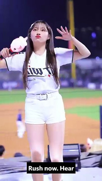 Lee Seo-yoon Cheerleader Dances to SHOCK by BEAST! + Cheerleader EP 94
