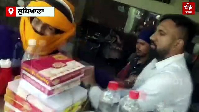 ਨਿਹੰਗ ਸਿੰਘ ਅਤੇ ਸ਼ਿਵ ਸੈਨਾ ਮੁੜ ਆਹਮੋ-ਸਾਹਮਣੇ, ਮਾਰੇ ਲਲਕਾਰੇ ? ਮਾਹੌਲ ਤਣਾਅਪੂਰਨ, ਦੇਖੋ ਤਸਵੀਰਾਂ
