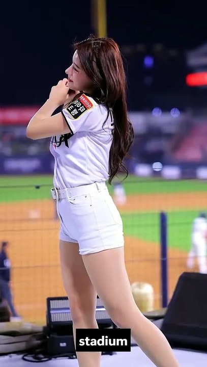 Cute Korean Cheerleader Lee Ye-bin Fancam Dance + Cheerleader EP 95