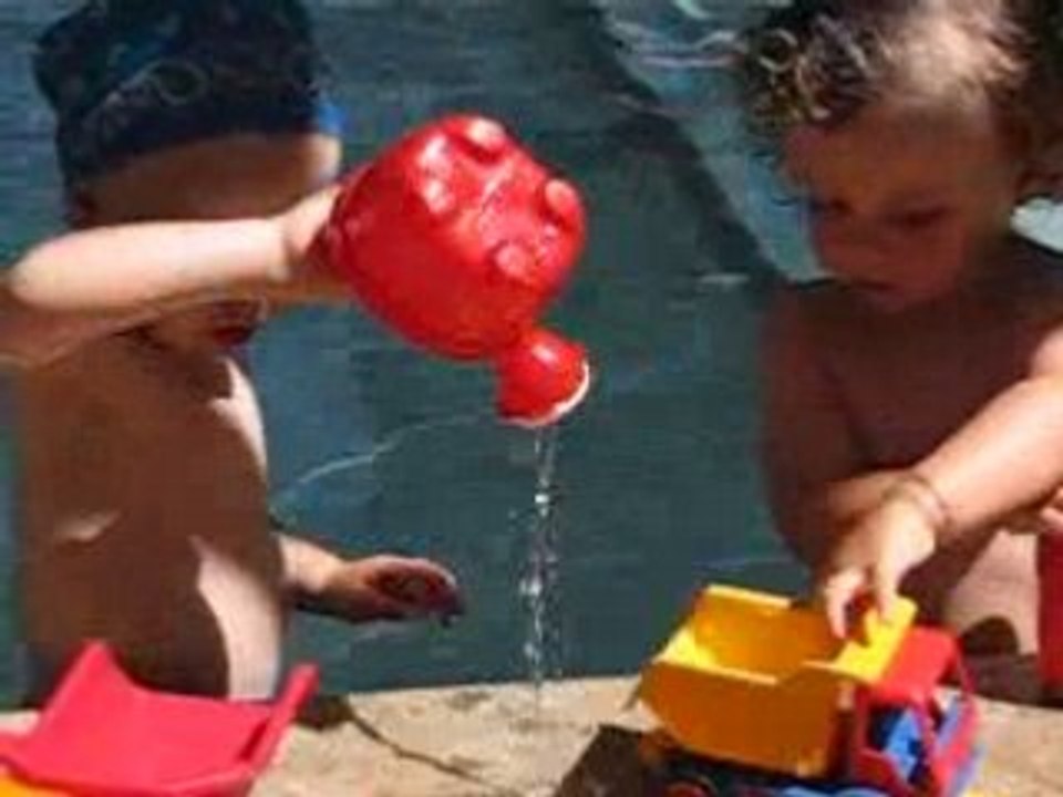 Amaury et Adrien s'amusent