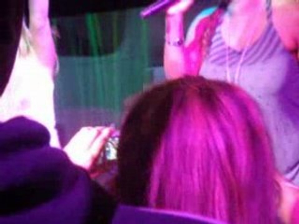 Léa Castel – Studio Sfr / Nina avk Léa