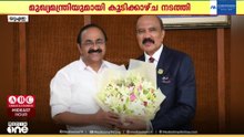 ആസ്റ്റർ ഗ്രൂപ്പ് സ്ഥാപകൻ ഡോ. ആസാദ് മൂപ്പൻ മുഖ്യമന്ത്രി വി.ഡി. സതീശനുമായി കൂടിക്കാഴ്ച നടത്തി
