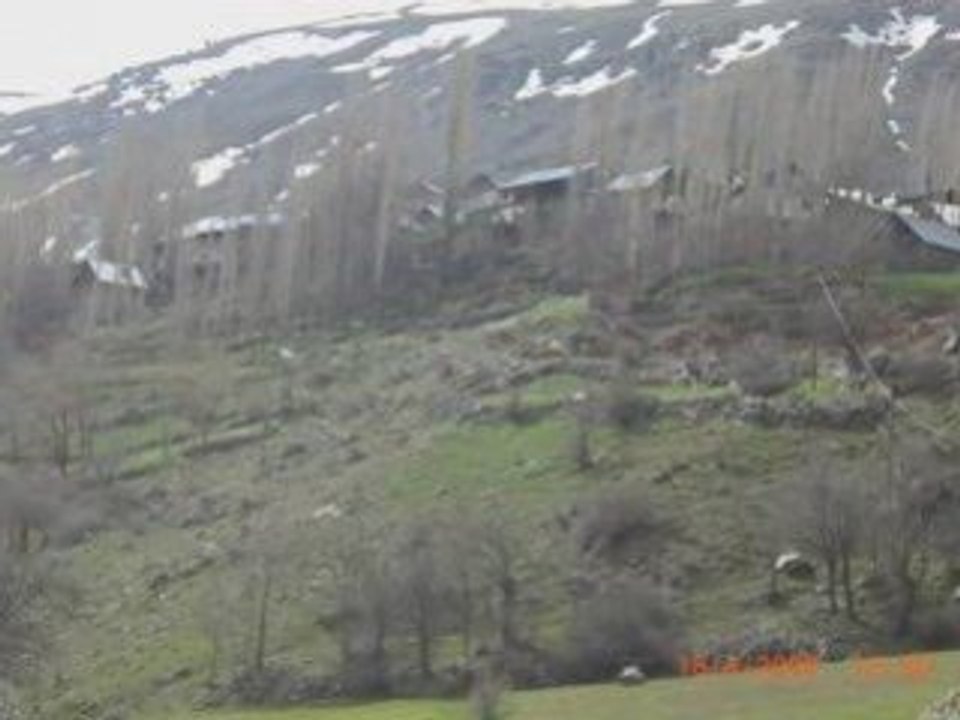 ÖZLÜCE KÖYÜ SELÇUK AKKUŞ SLAYTI