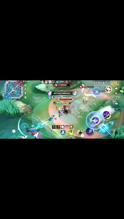 Playing Mobile Legends main mlbb