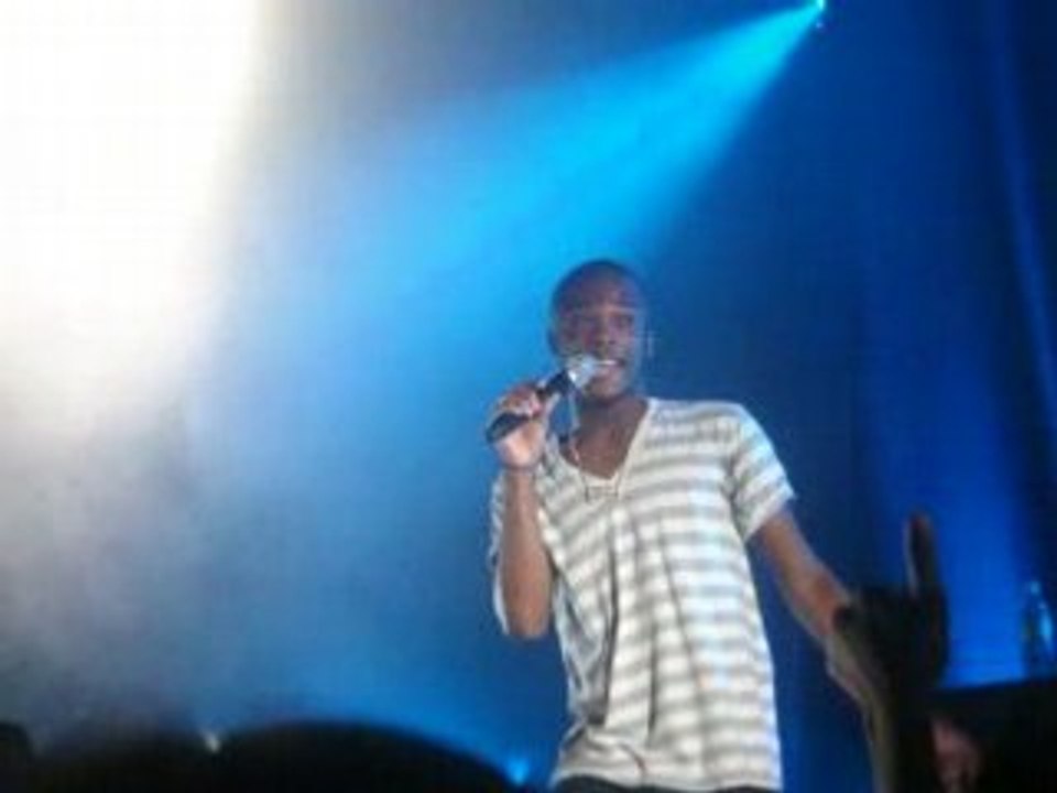 Léa La Cigale [19/06/08] / Zack, Léa au piano