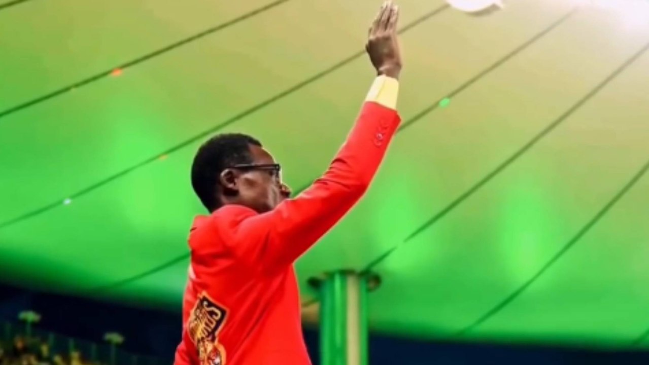 Lumumba Vea: el aficionado estatua que se viraliza en el Mundial animando a la RP del Congo