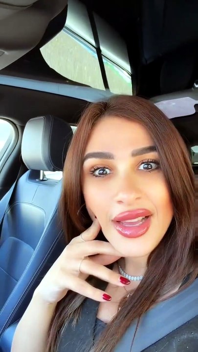 ياسمين عبد العزيز منبهرة بالتكنولوجيا الأمريكية: سيارة بدون سائق