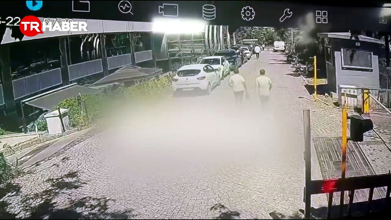 Son dakika! Bakırköy Adliyesi'nde kanlı saldırı engellendi: Kalem görünümlü silahla girmeye çalıştı