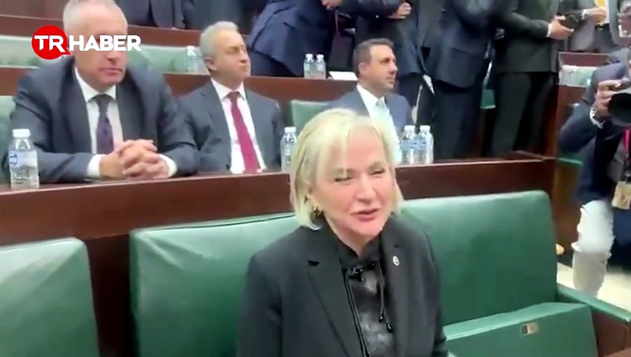 CHP’den istifa eden Nimet Özdemir AK Parti Grup Toplantısı'nda: Rozetini Cumhurbaşkanı Erdoğan takacak
