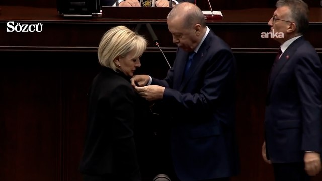 CHP'den istifa eden Nimet Özdemir AKP'de