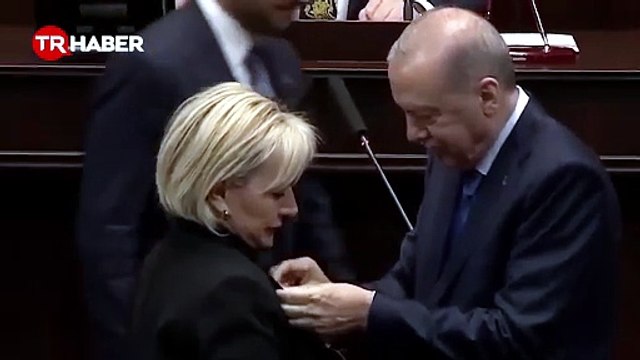 CHP’den istifa eden Nimet Özdemir AK Parti Grup Toplantısı'nda: Rozetini Cumhurbaşkanı Erdoğan takacak-2