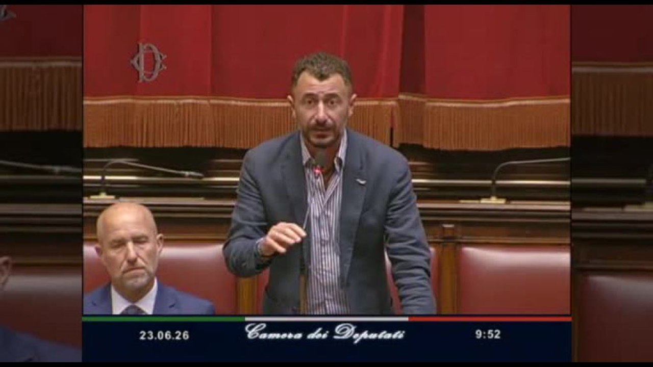 Lite Pozzolo-Ascani su "signor presidente". Lui: 'Lo dice la Crusca'