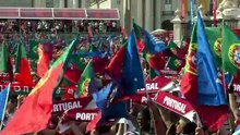 Lo spettacolo dei tifosi del Portogallo a Houston: sciarpata e inno nazionale