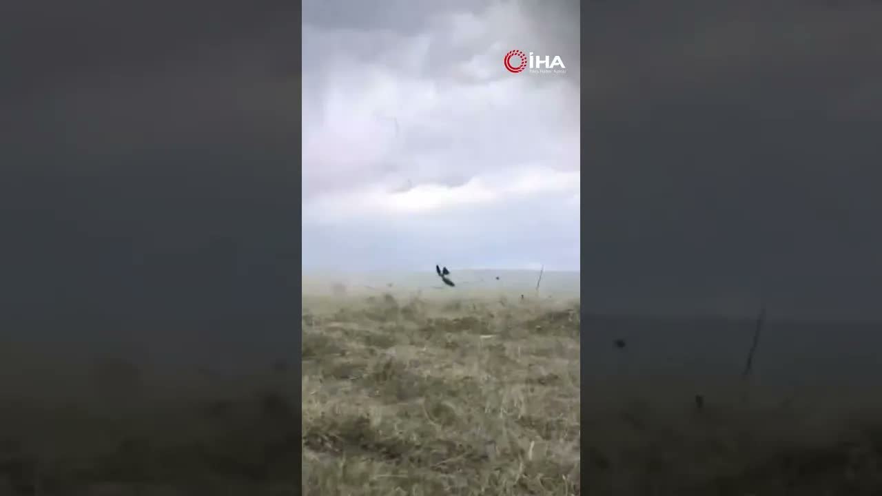 Bir Anda Ortalık Karıştı: Bingöl'de Şiddetli Fırtına Kamerada!