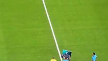 Depois de quase 1000 dias, Neymar volta a vestir a camisa da Seleção Brasileira na Copa; confira momento
