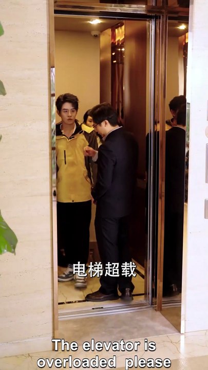 CEO Disguised As Delivery Guy Is Mocked; A Kind Girl Defends Him, He Instantly Falls For Her!