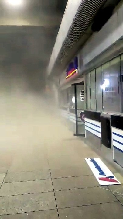 Aeropuerto afectado por terremoto en Venezuela