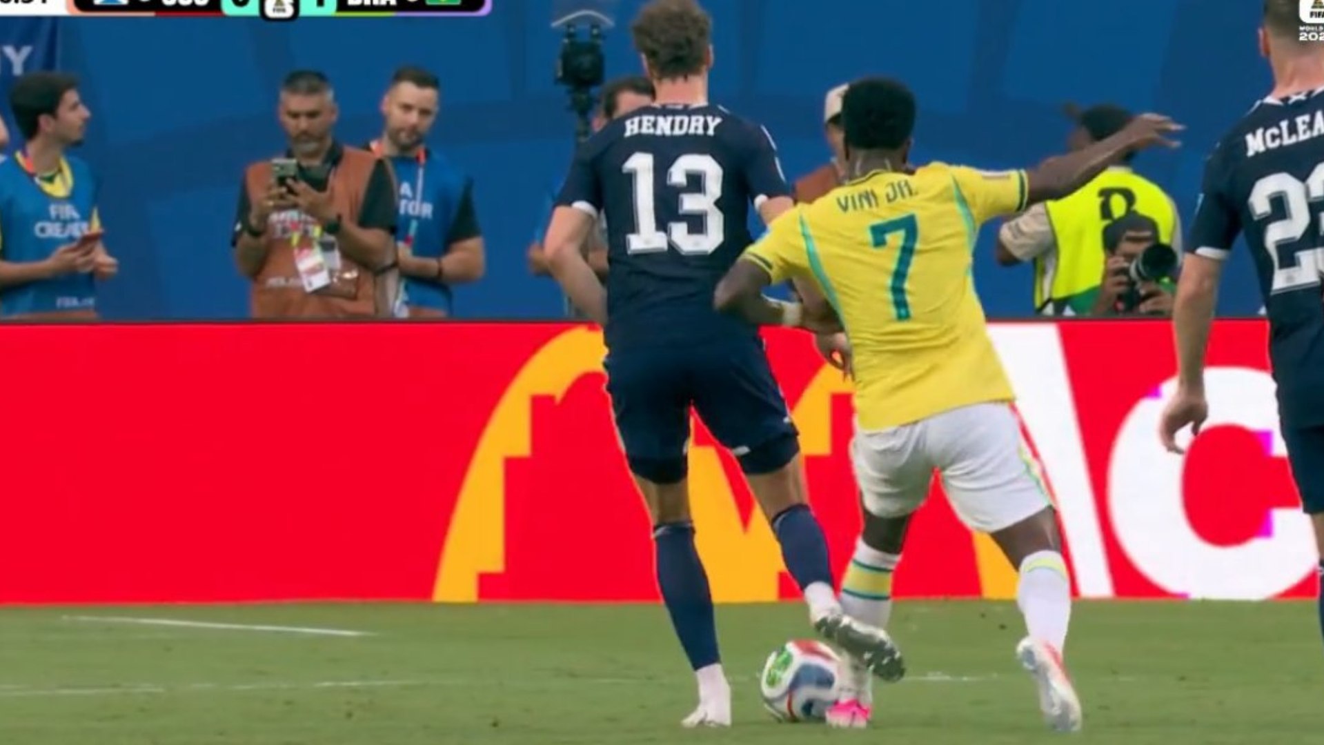 El polémico gol anulado a Vini que pudo haber significado su primer hat-trick en un Mundial