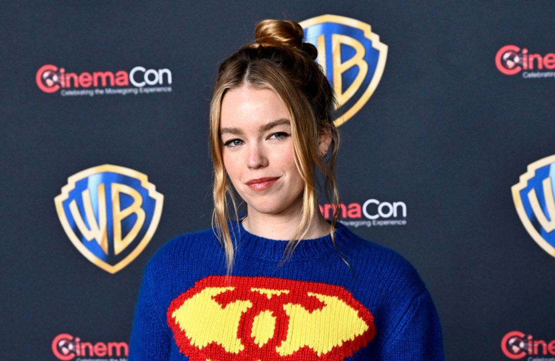 Milly Alcock cree que Supergirl es 'una gran representación de lo que puede ser una mujer moderna'
