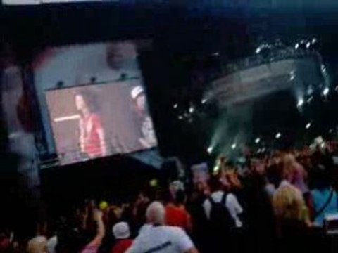 Tokio Hotel Parc Des Princes Bill qui parle !