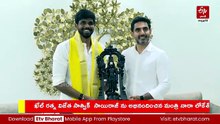 మంత్రి నారా లోకేశ్‌ను కలిసిన బ్యాడ్మింటన్ స్టార్ సాత్విక్ సాయిరాజ్