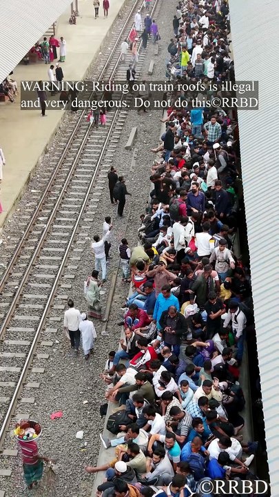 Absolutely horrifying!😰Never try this!🚂
